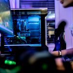 Tainted Grail: The Fall of Avalon conquista fãs e é comparado a Dark Souls e Oblivion