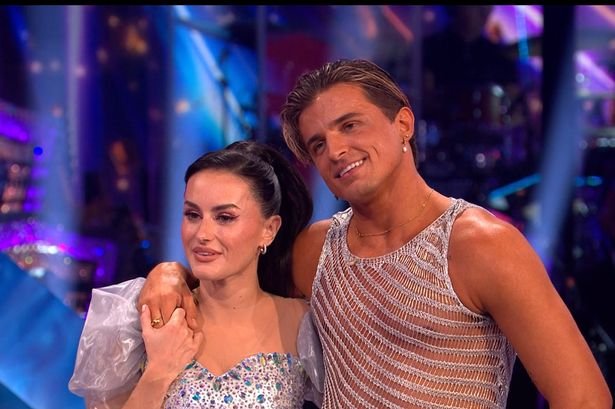 1_strictly11.jpg