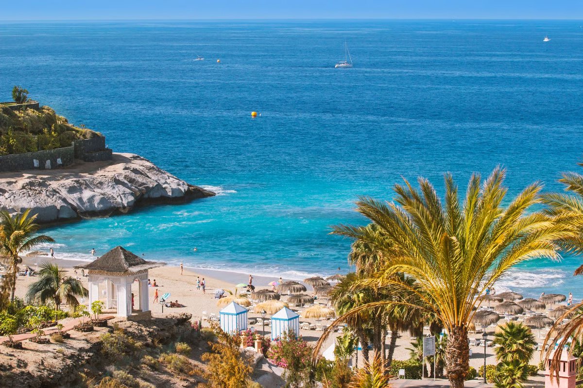 Beach-On-Canary-Island-Tenerife-cap42rcf.jpeg