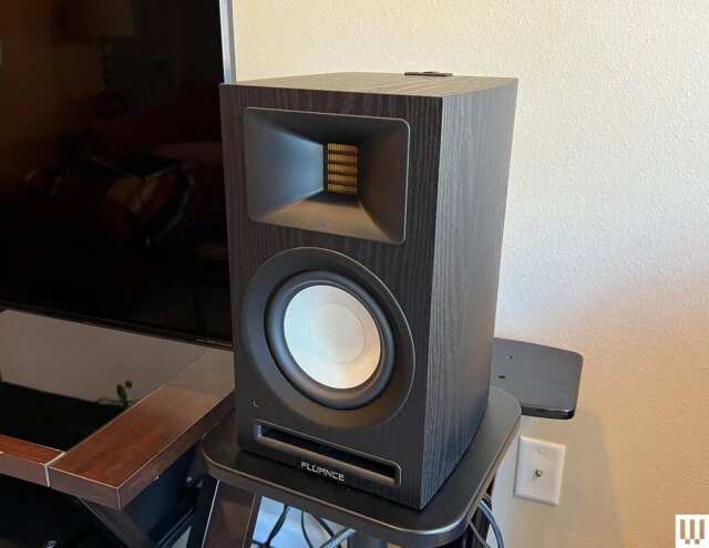 Best-Bookshelf-Speakers-to-Blast-Your-Tunes_Fluance-Ri71_Photo-SOURCE-Ryan-Waniata.jpg