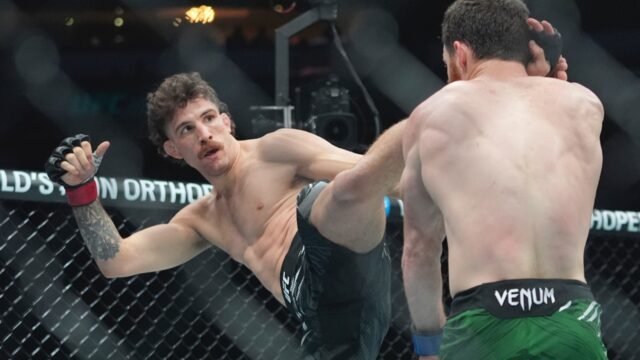 Quillan-Salkilld-UFC-head-kick.jpg