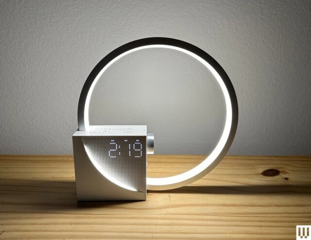 Vivilumens-Sunrise-Alarm-Clock-silver_turned-on-Reviewer-Photo-SOURCE-Nena-Farrell.jpg