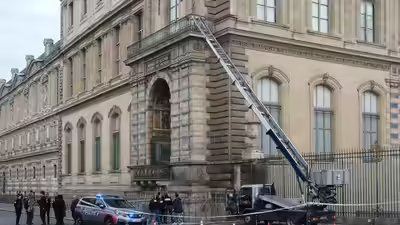 after-fake-detective-german-lift-company-becomes-the-new-star-of-the-louvre-heist.jpg