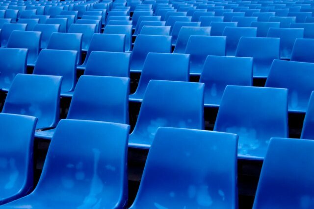 bluechairs5555gettyimages-90677692.jpg