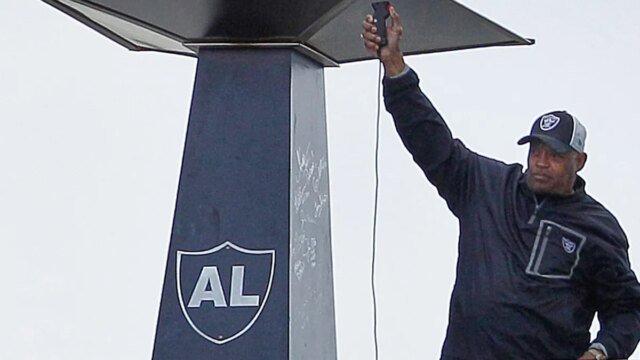 nfl-raiders-george-atkinson-102725-2.jpg