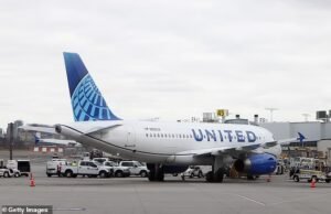 Caos na pista do aeroporto LaGuardia quando dois aviões da United colidem em meio a problemas climáticos e de pessoal