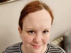 Homenagens à mulher ‘linda e gentil’, de 34 anos, esfaqueada no pescoço durante um ‘ataque não provocado’ no centro da cidade de Birmingham – enquanto o suspeito, de 21 anos, comparece ao tribunal