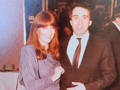 O casal Gogglebox parece irreconhecível em uma doce foto dos anos 80 – mas VOCÊ consegue adivinhar quem eles são?