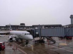 Parada terrestre emitida no Aeroporto O’Hare de Chicago enquanto a égua voadora da América se arrasta