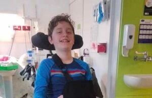 Estudante de 14 anos, que se tornou a pessoa mais jovem na Grã-Bretanha a ser diagnosticada com doença do neurônio motor, morre depois de ‘lutar com todas as suas forças’