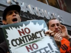Sindicato dos trabalhadores da Starbucks lança greve em pelo menos 40 cidades no principal dia de vendas da rede no feriado