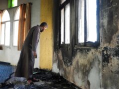 Mesquita da Cisjordânia tocha dos colonos