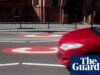 Taxa de congestionamento de Londres aumentará 20% e será aplicada a veículos elétricos