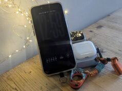 Finalmente, um carregador de cabeceira para usuários avançados da Apple como eu (e suporta velocidades Qi2)