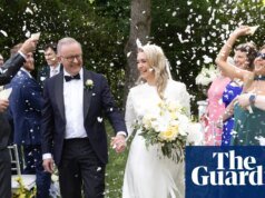 O primeiro-ministro australiano, Anthony Albanese, casa-se com a parceira Jodie Haydon