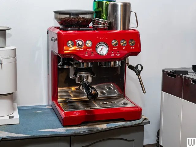 1764466889_Breville2520Barista2520Express2520IRL2520SOURCe2520Julian2520Chokkattu.png
