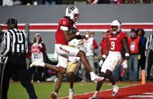 NC State acumula 583 jardas ao entregar ao número 8 da Georgia Tech sua primeira derrota