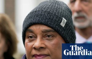 Doreen Lawrence pede que oficial disfarçado ‘covarde’ enfrente inquérito público