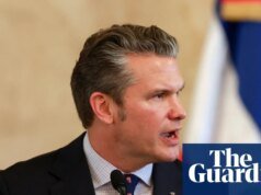 Pete Hegseth nega ter dado ordens para ‘matar todo mundo’ no suposto ‘narcobarco’