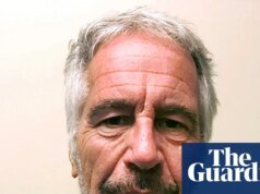 E-mails revelam que Jeffrey Epstein e seu associado discutiram sobre ‘garotas’ e viagens