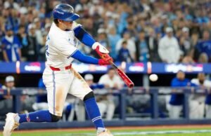 Ernie Clement bate o recorde do Blue Jays de maior sequência de rebatidas em um único pós-temporada
