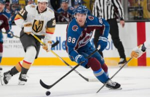 Martin Necas brilha na vitória do Avalanche sobre os Golden Knights