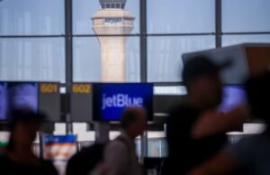 Sistema enfrenta novas tensões em meio à preocupação de que funcionários da linha de frente que trabalham sem remuneração possam parar de aparecer