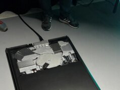 Carregamento sem fio de um Porsche Cayenne elétrico 2026