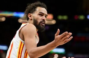 Relatório: Trae Younger, do Hawks, ficou afastado dos gramados por pelo menos quatro semanas devido a uma lesão no joelho