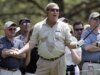 Fuzzy Zoeller, duas vezes campeão de golfe, morre aos 74 anos