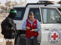 Israel recebe corpo que Hamas diz pertencer a refém