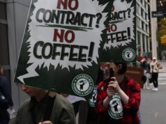 Milhares de trabalhadores sindicalizados da Starbucks farão greve na quinta-feira por causa de acordo contratual