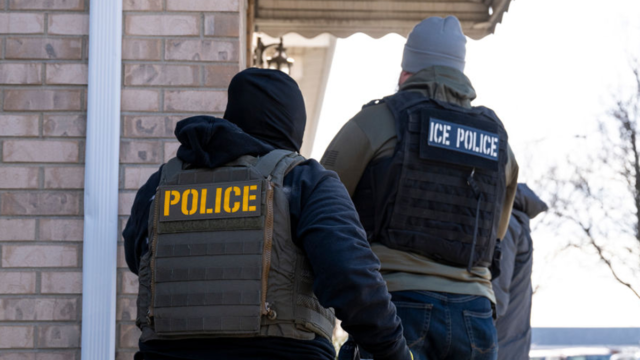 ice-agents-il-getty.png