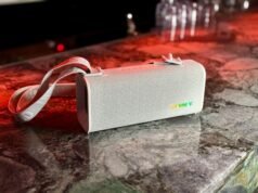 Encho meu apartamento com um som estrondoso graças ao alto-falante de tamanho médio da Sony