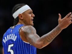 Paolo Banchero, do Magic, sai do jogo contra Knicks devido a distensão na virilha