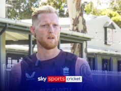 Stokes marca dois postigos antes do almoço no aquecimento dos Ashes da Inglaterra
