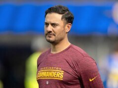 Stanford contrata assistente da NFL para ser treinador principal