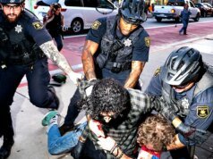 Dentro do caos de Bloody Berkeley enquanto os manifestantes enlouquecem durante o evento Turning Level USA