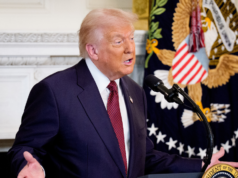 Trump defende programa de visto H-1B, atraindo críticas de seus próprios apoiadores