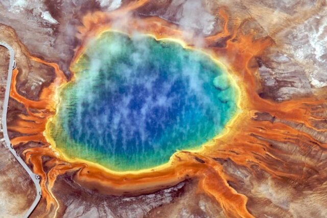 yellowstone-hot-spring-1280x853.jpg
