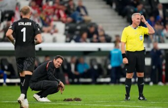 Eliminatórias da Copa do Mundo suspensas após buraco abrir no campo