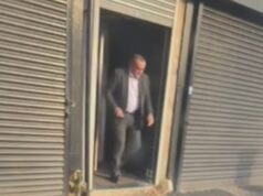 Governador de prisão atingida por escândalo é demitido após ser filmado saindo de um bordel