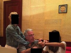 Novos arquivos de Epstein revelam fotos repugnantes de mulheres com mensagens vis de Lolita rabiscadas em seus corpos