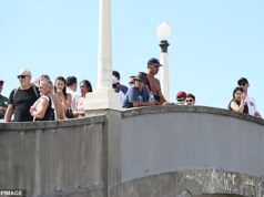 Cada vez mais apelos para que a condenada passarela de Bondi seja destruída – enquanto os líderes judeus participam do debate acirrado