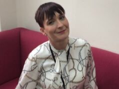 Governador na prisão com a única ala trans da Grã-Bretanha está sob pressão por permitir que dois funcionários realizassem um chá de bebê na prisão para seu filho amoroso ‘depois de terem um caso no trabalho’