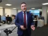 Wes Streeting ‘apenas apoia o desenrolar do Brexit para ajudar a expulsar Starmer’, já que a pesquisa mostra que 80% dos eleitores trabalhistas apoiam o retorno à união aduaneira