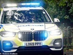 Um estudante está lutando por sua vida e outro gravemente ferido após capotamento de trator