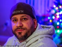 O zelador que trabalhava na Brown alertou a segurança sobre um homem suspeito andando pelos corredores da faculdade por SEMANAS antes do tiroteio em massa