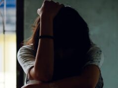 Predadora sexual feminina na casa dos 20 anos é proibida de dar aulas para o resto da vida por causa de uma ‘fantasia distorcida’, onde ela atacava uma garota vulnerável sob vigilância de suicídio