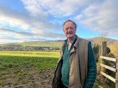 Nós, agricultores, suportamos a queda dos preços, os animais doentes e o mau tempo. O que não podemos enfrentar são os políticos que detestam a nossa própria existência: JAMIE BLACKETT